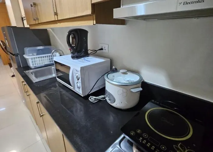 Staycation With Netflix In Shell Residences 4*